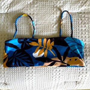 - Stone Fox Swim bikini top